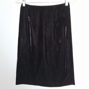 Chic Black Velvet Pencil Skirt